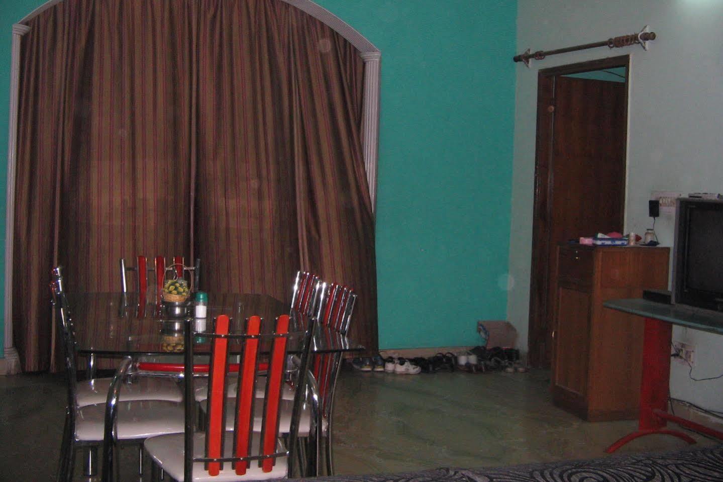 Balaji Guest House - Home Stay Большая Нойда Экстерьер фото